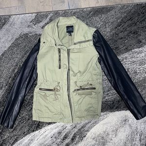 Faux leather sleeve jacket in size M